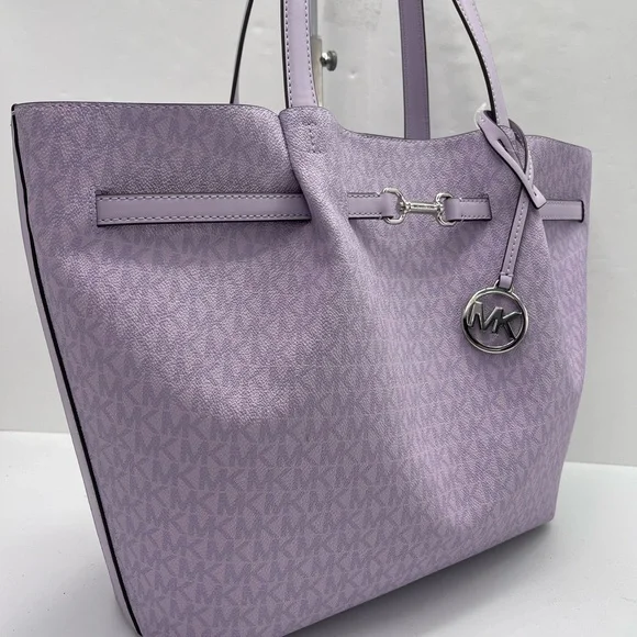 MICHAEL KORS Carson Large Signature Logo CZ Shoulder Tote Bag
Light Quartz
NWT - Picture 1 of 16